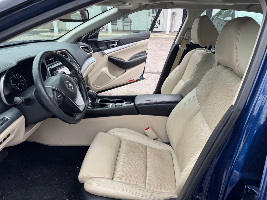 2016 Nissan Maxima Image 13