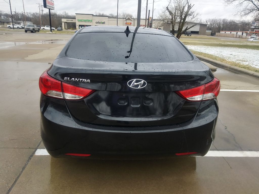 2011 Hyundai Sonata Image 2