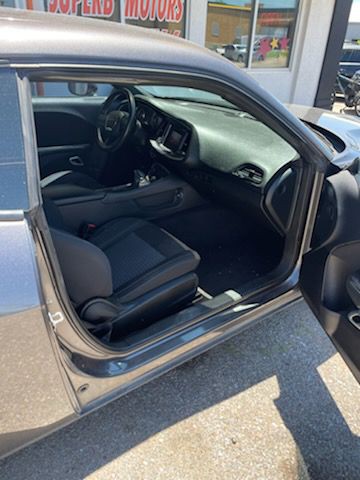 2016 Dodge Challenger Image 2