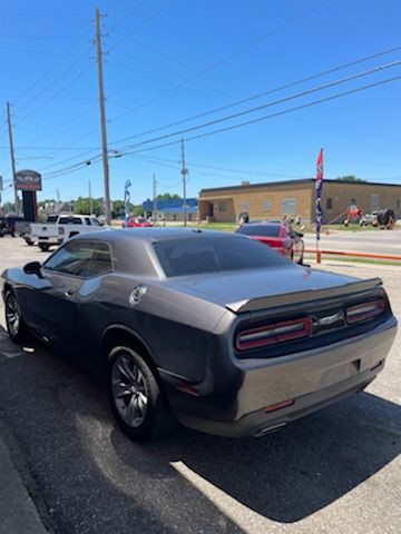 2016 Dodge Challenger Image 4