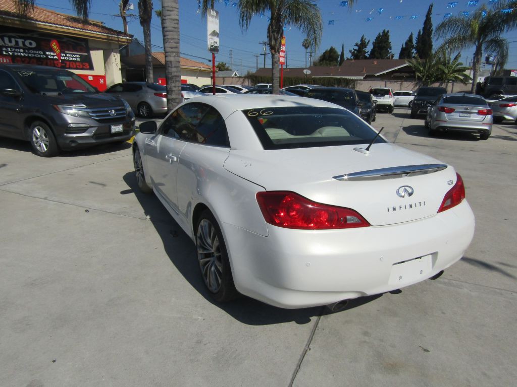 2012 INFINITI G37 Image 7