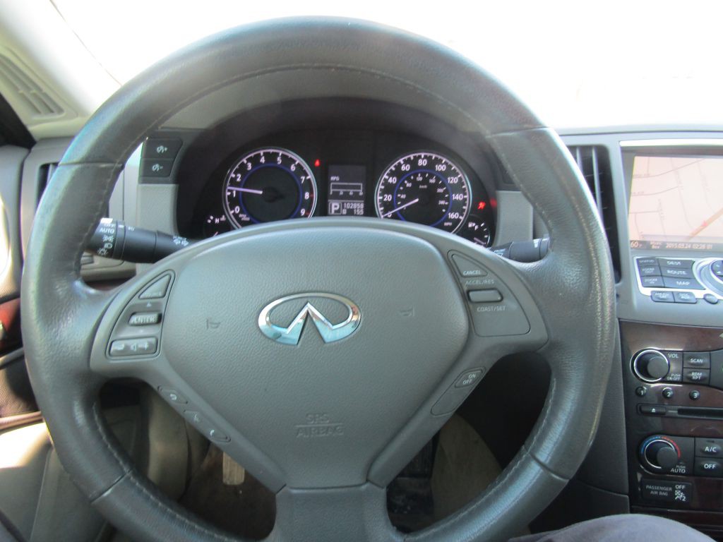 2012 INFINITI G37 Image 15