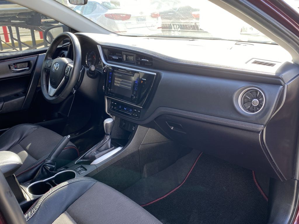 2017 Toyota Corolla Image 16