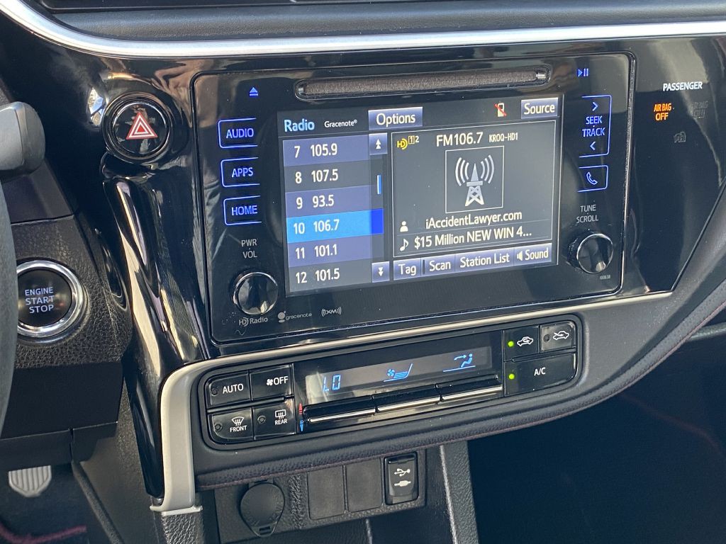 2017 Toyota Corolla Image 18