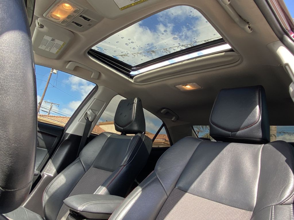 2017 Toyota Corolla Image 21