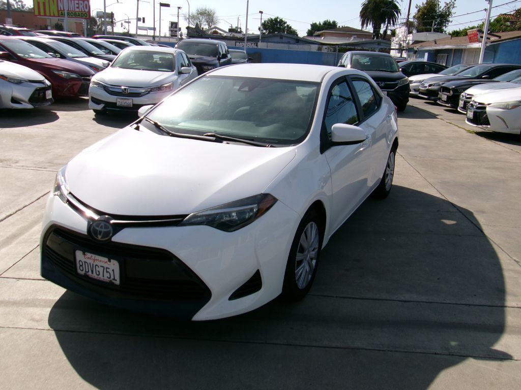 2018 Toyota Corolla Image 2