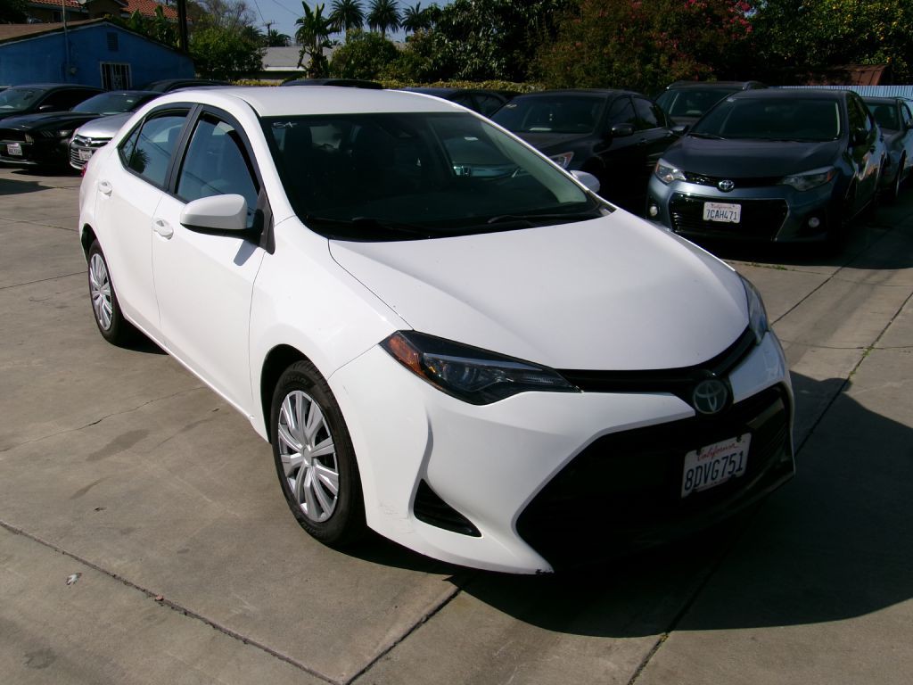 2018 Toyota Corolla Image 3