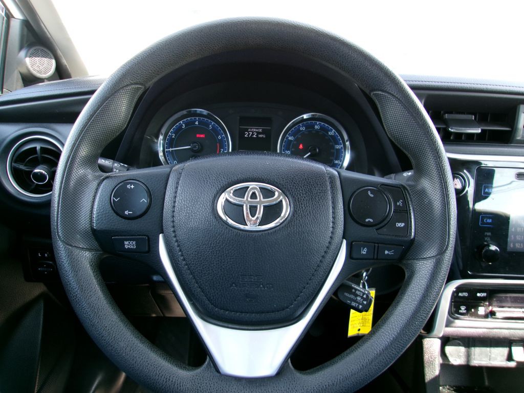2018 Toyota Corolla Image 17