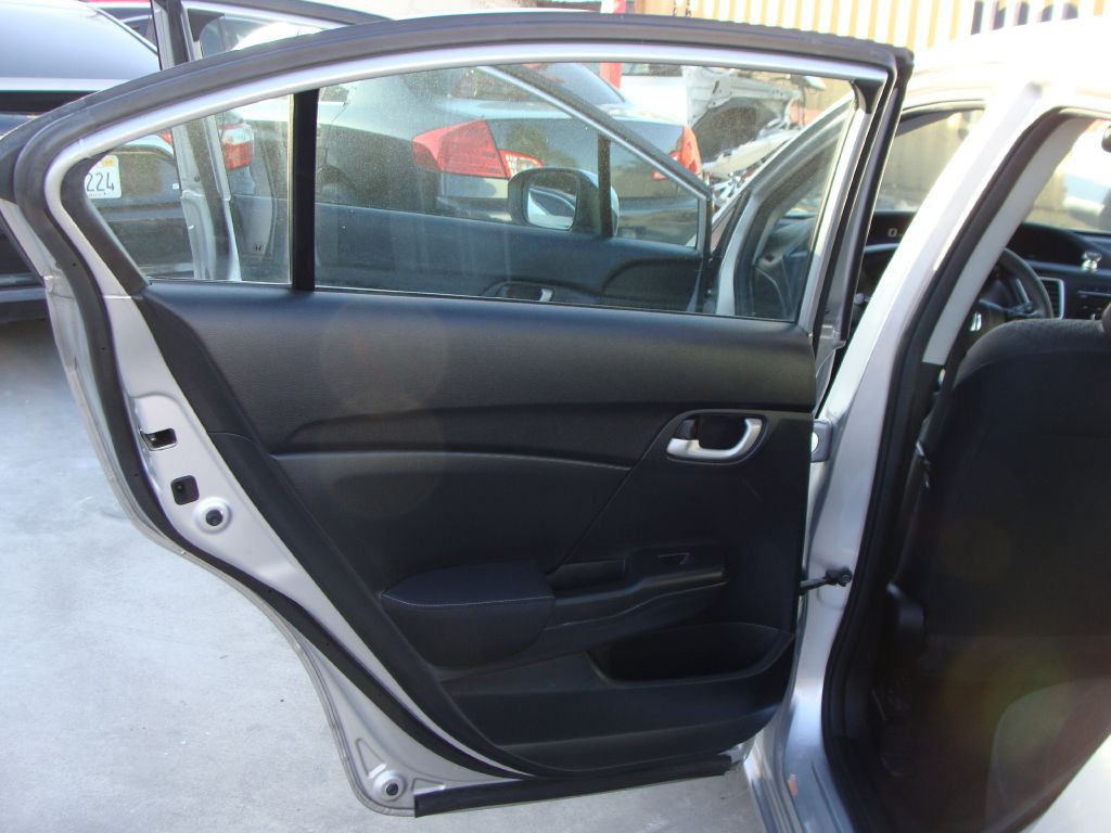 2015 Honda Civic Image 13