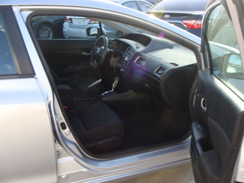 2015 Honda Civic Image 16