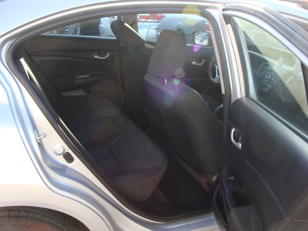 2015 Honda Civic Image 18
