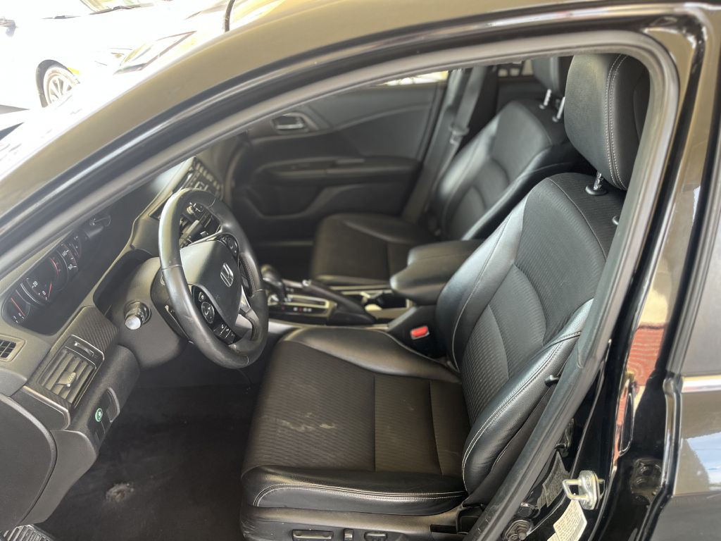 2017 Honda Accord Image 11