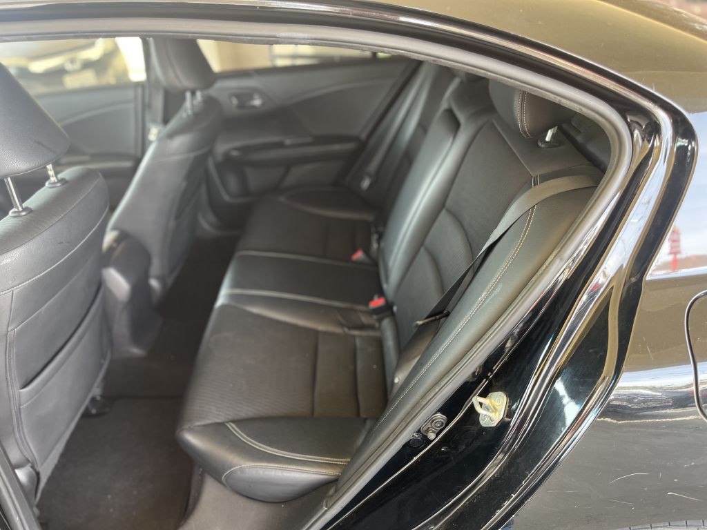 2017 Honda Accord Image 13