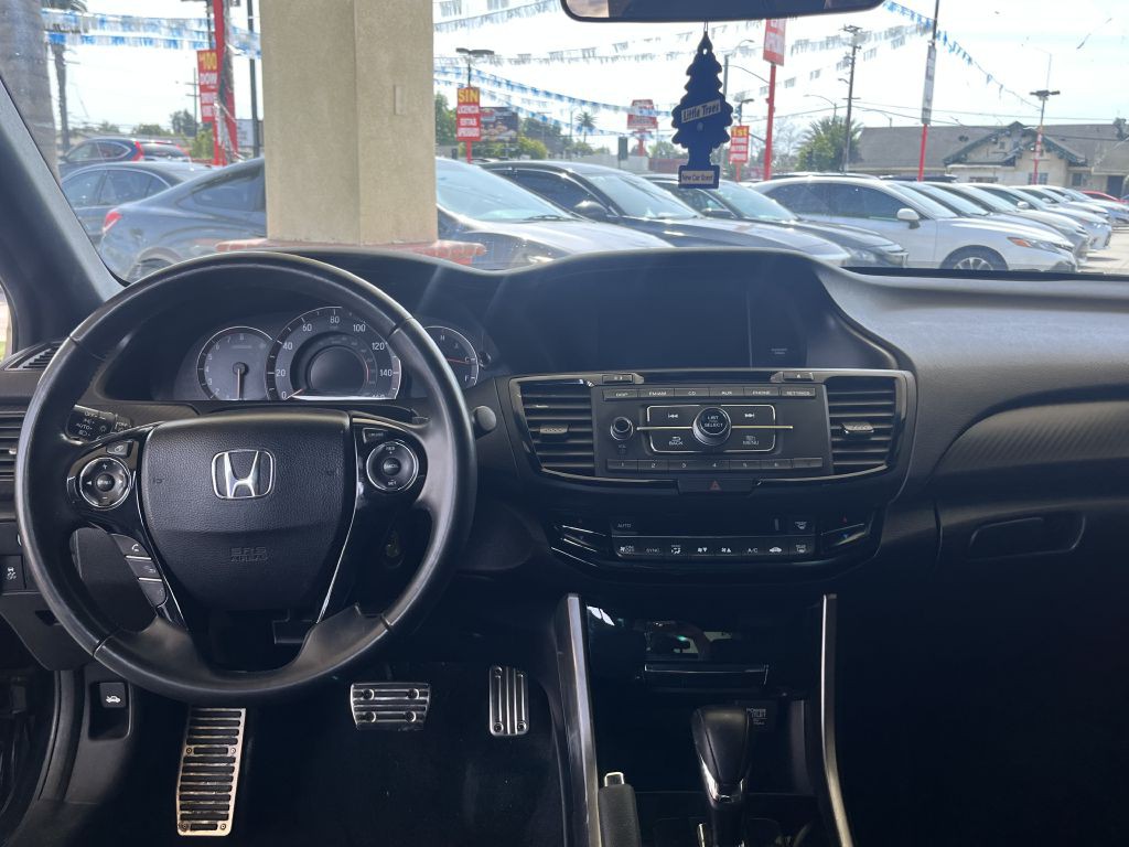 2017 Honda Accord Image 19