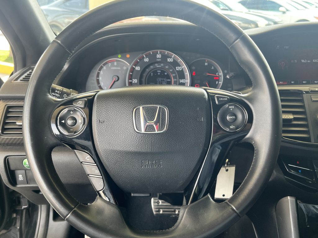 2017 Honda Accord Image 21