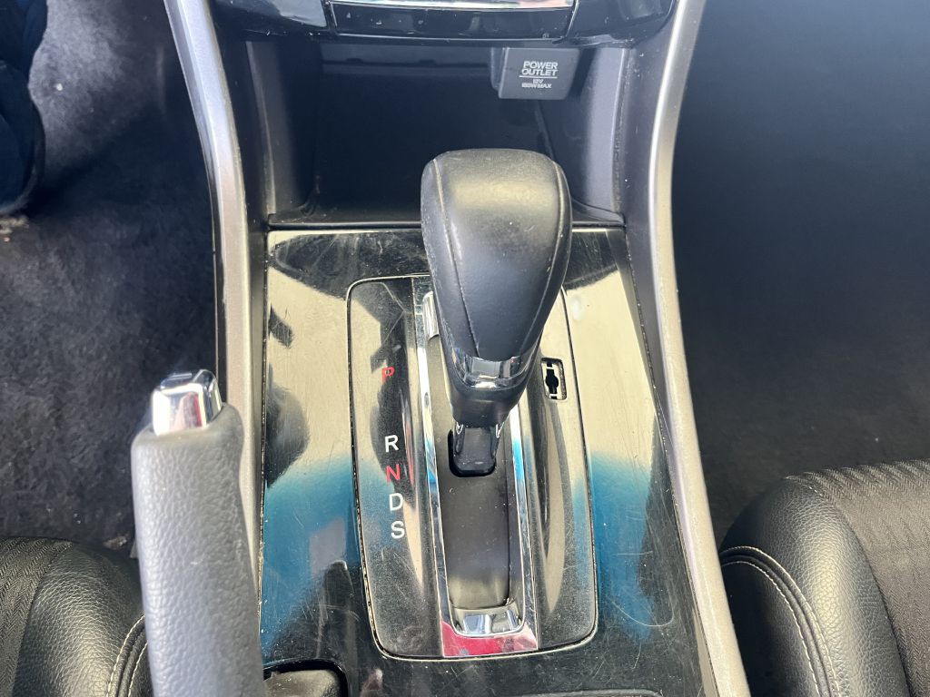 2017 Honda Accord Image 28