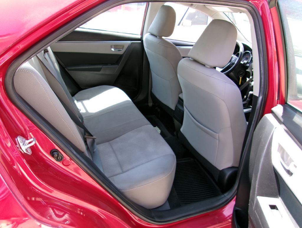 2016 Toyota Corolla Image 16