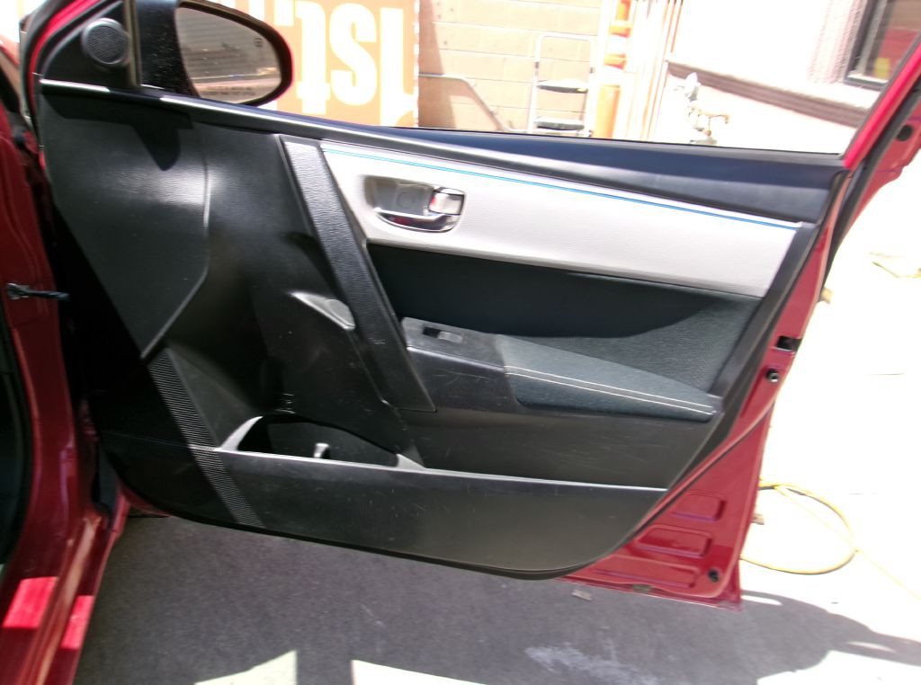 2016 Toyota Corolla Image 17