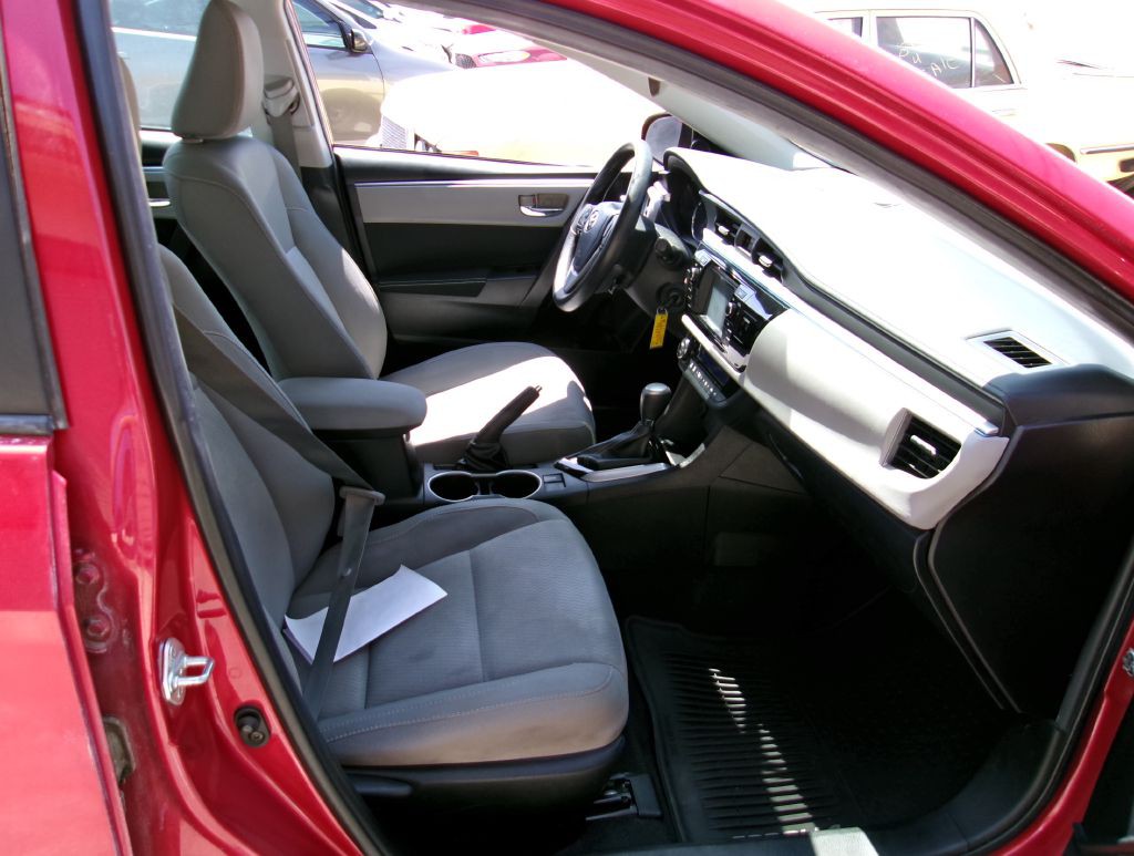 2016 Toyota Corolla Image 18