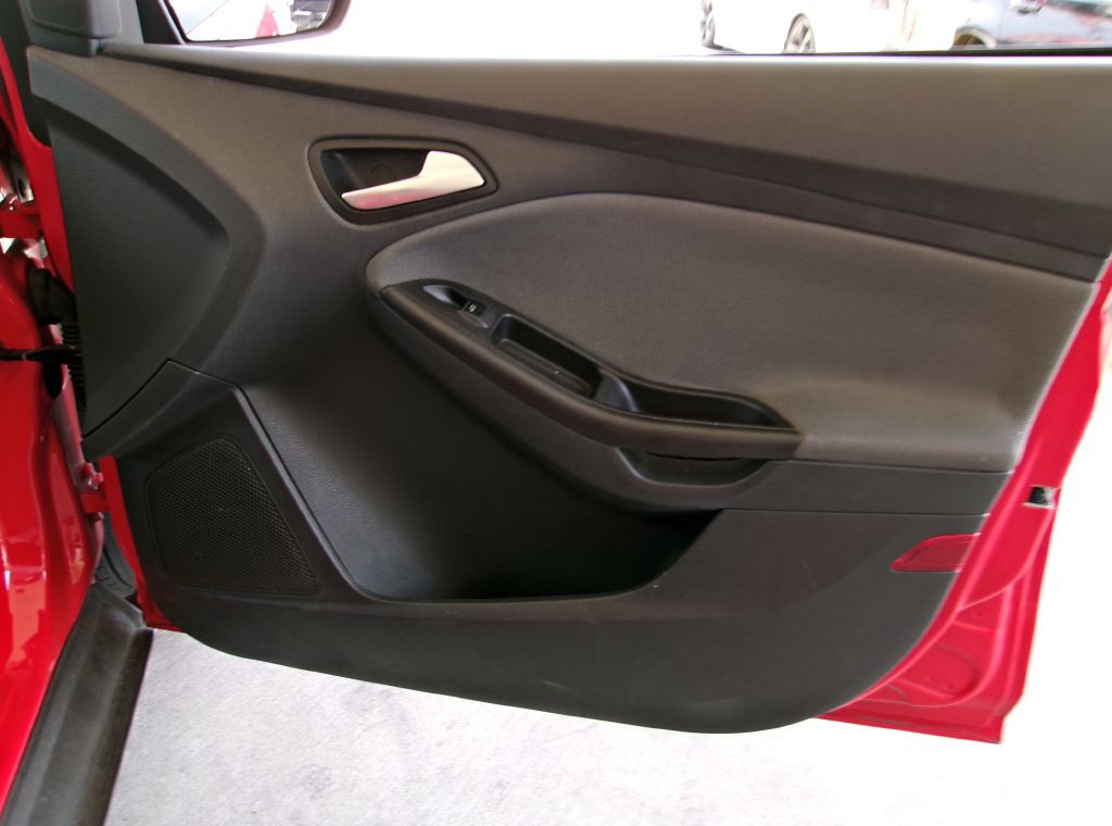 2013 Ford Focus Image 24