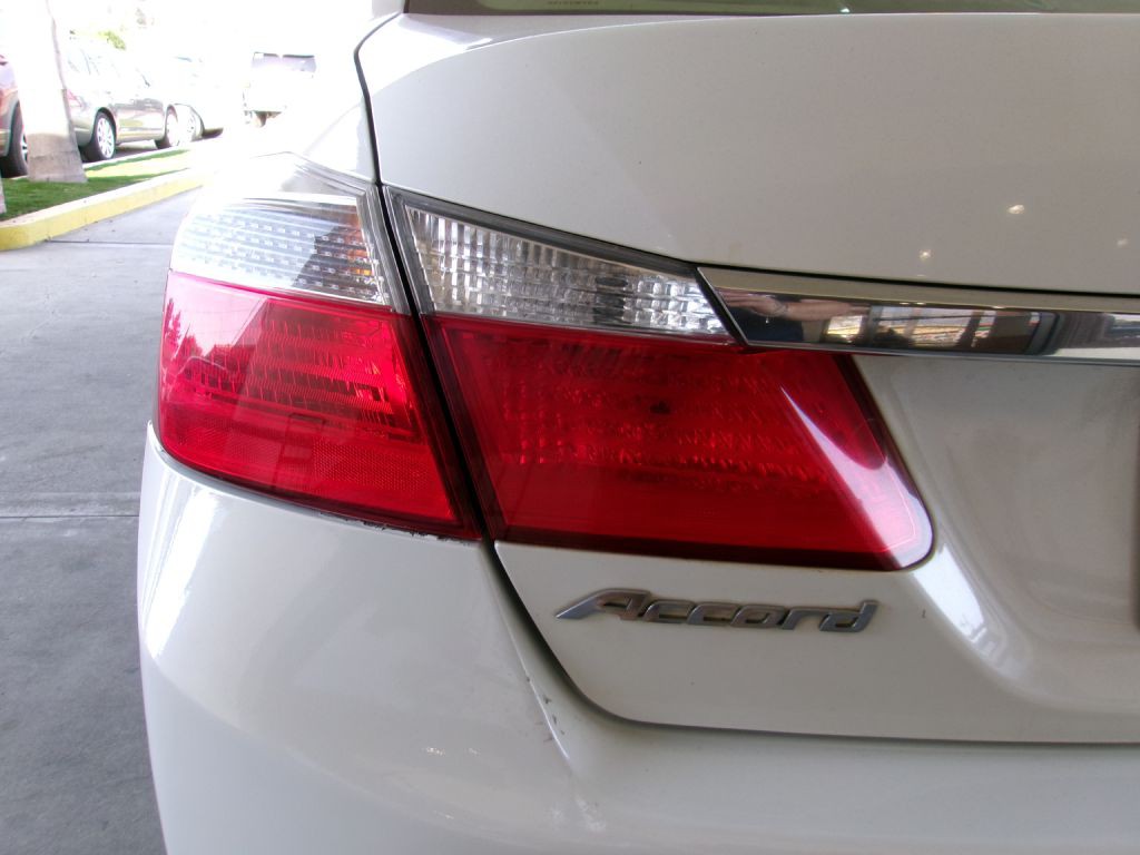 2013 Honda Accord Image 12