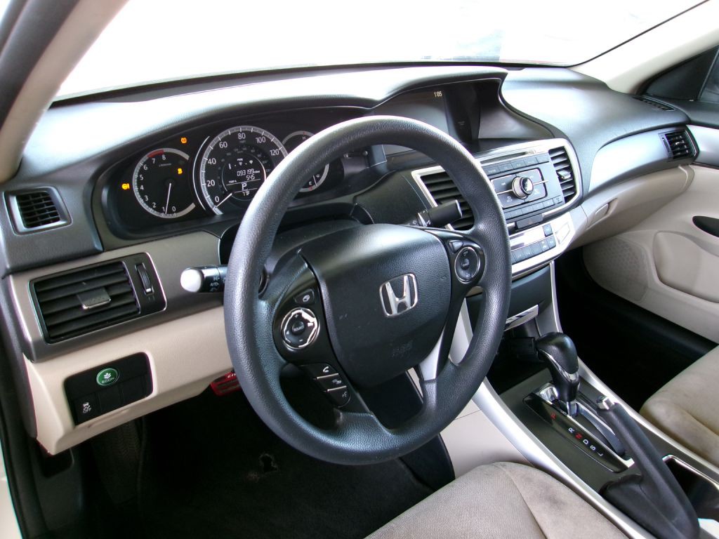 2013 Honda Accord Image 17