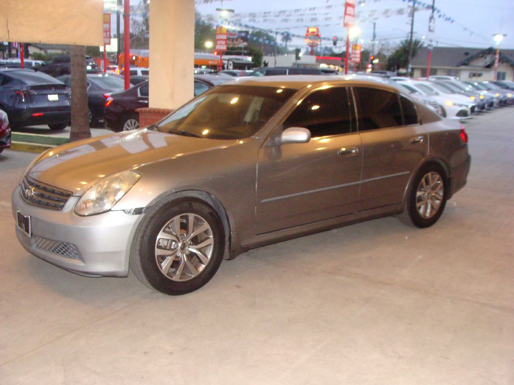 2005 INFINITI G35 Image 8