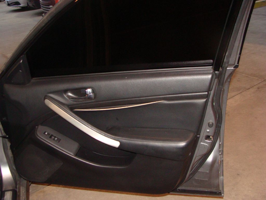 2005 INFINITI G35 Image 13