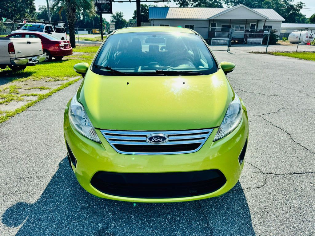 2013 Ford Fiesta Image 2