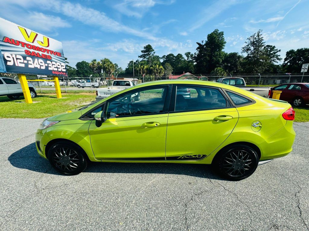 2013 Ford Fiesta Image 4