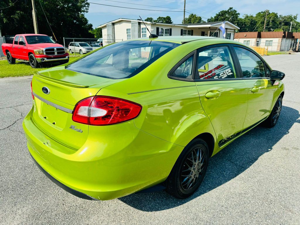 2013 Ford Fiesta Image 7