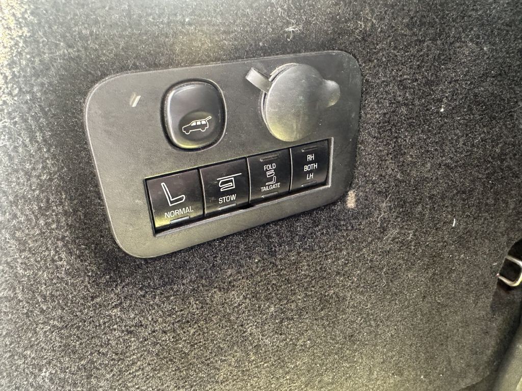 2016 Lincoln MKT Image 15