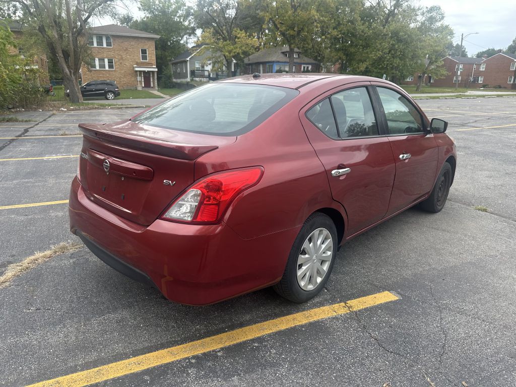 2017 Nissan Versa Image 4
