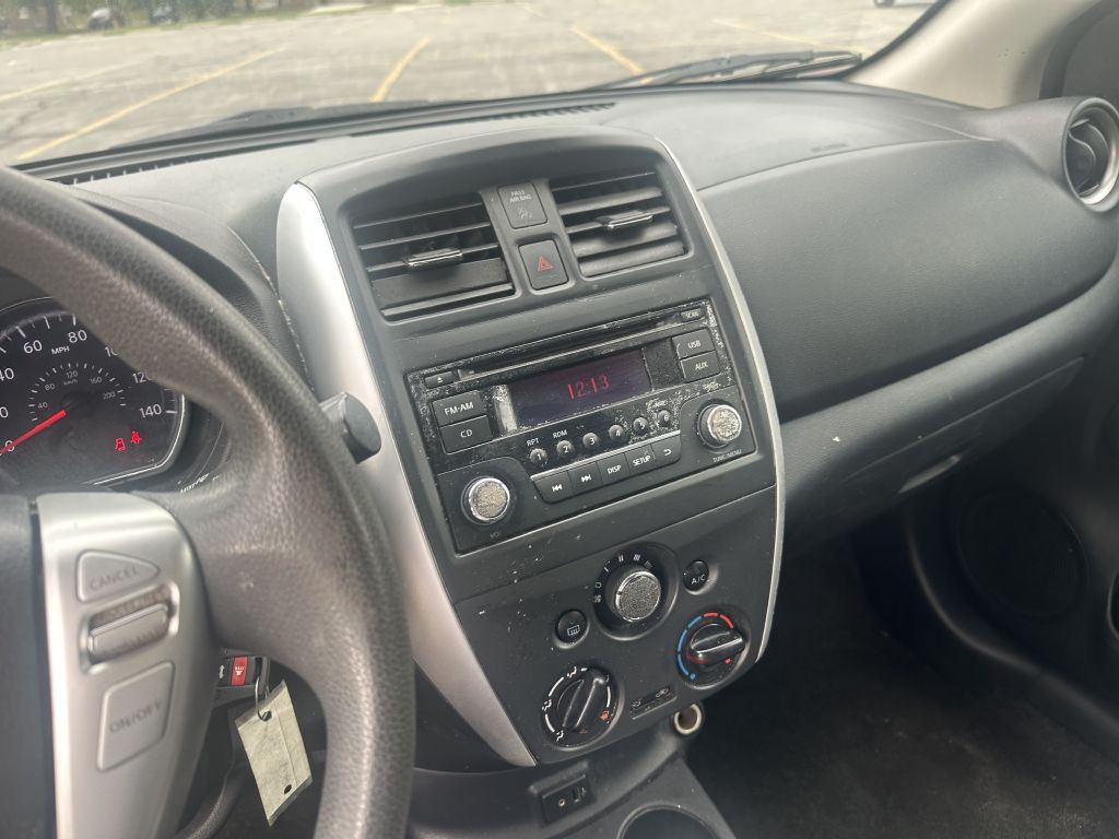 2017 Nissan Versa Image 13
