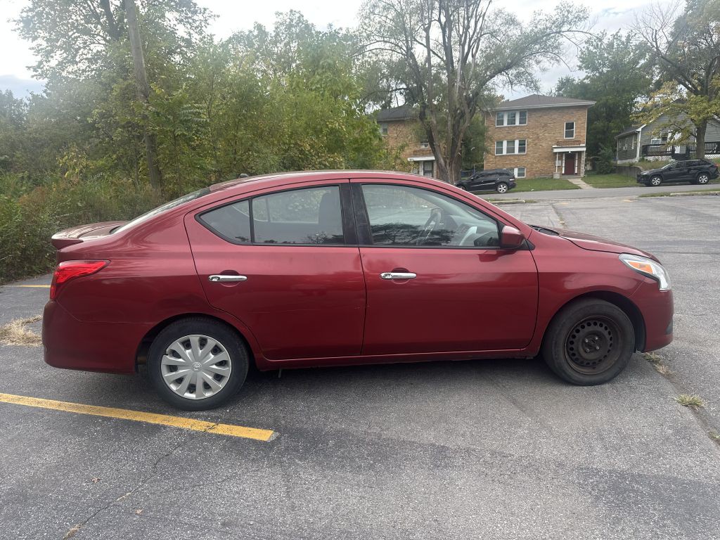 2017 Nissan Versa Image 3