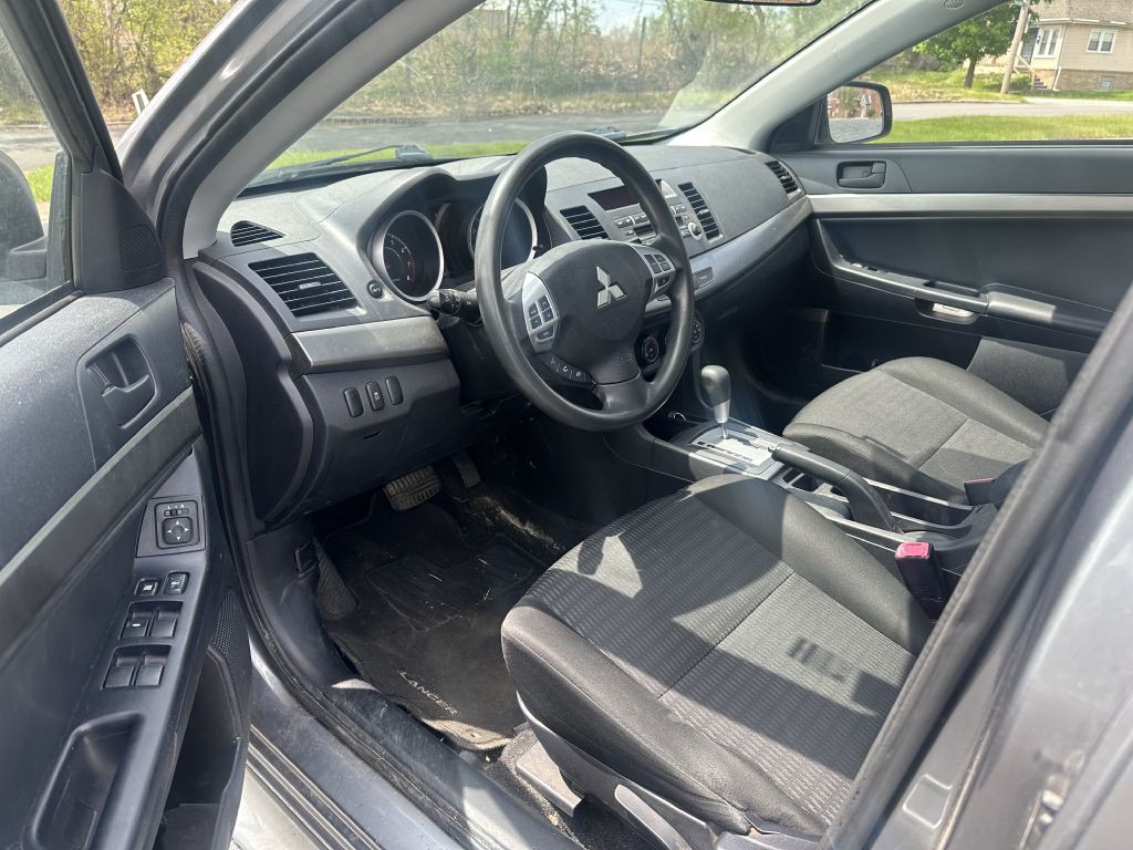2013 Mitsubishi Lancer Image 8