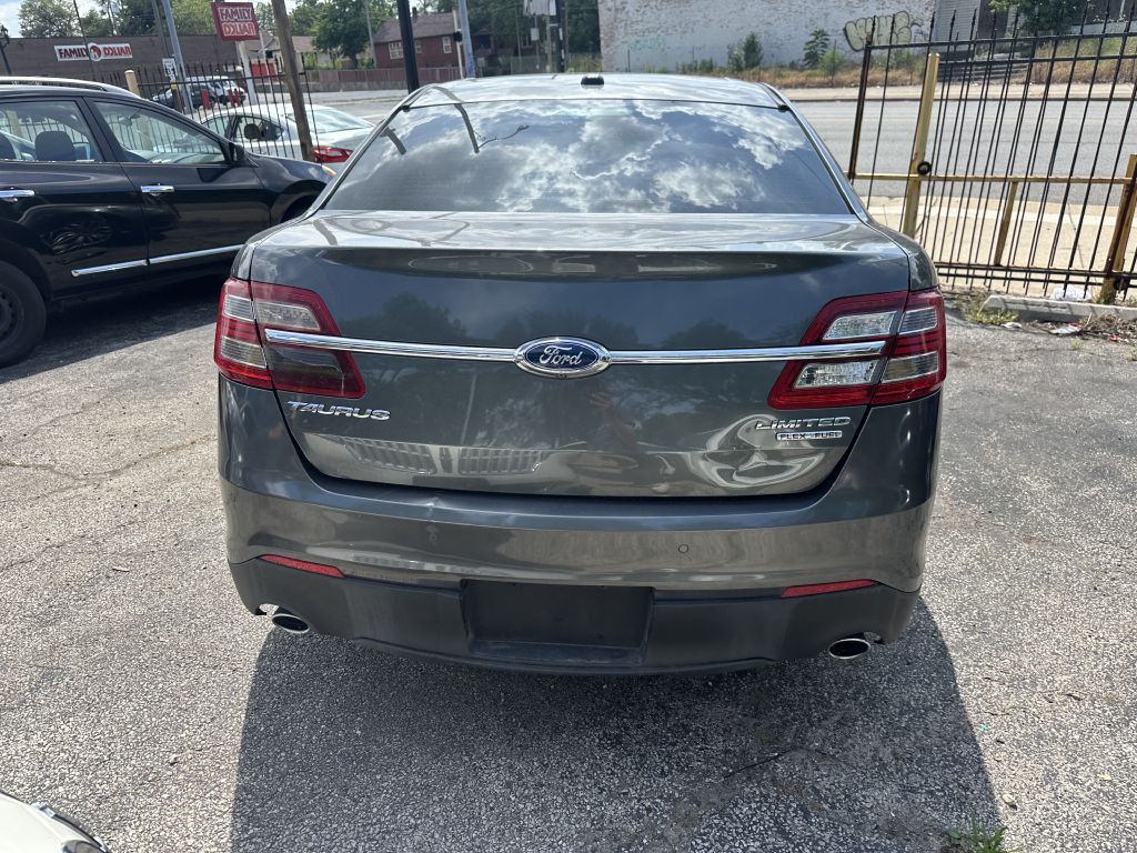 2016 Ford Taurus Image 4