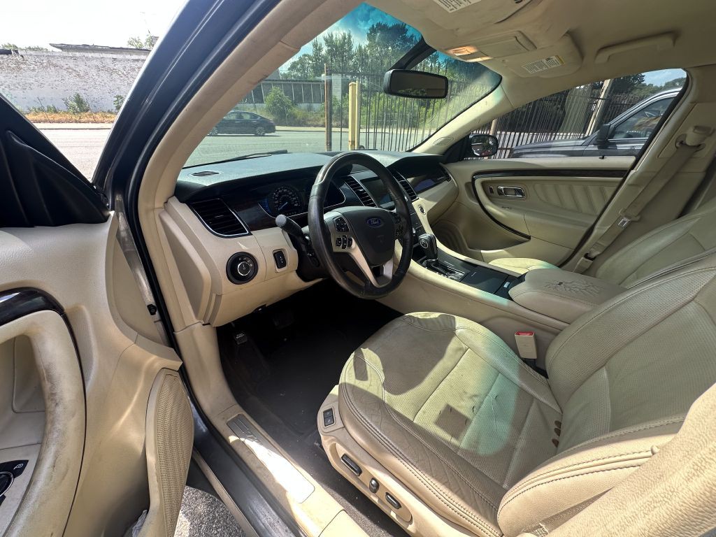 2016 Ford Taurus Image 10