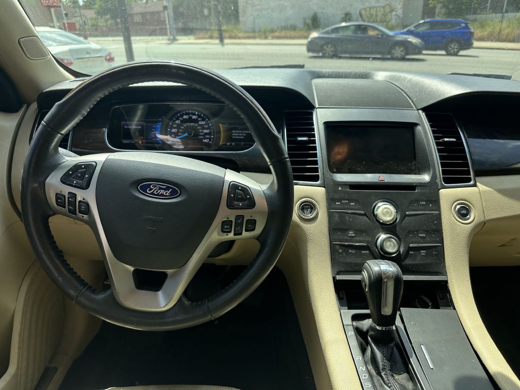 2016 Ford Taurus Image 13