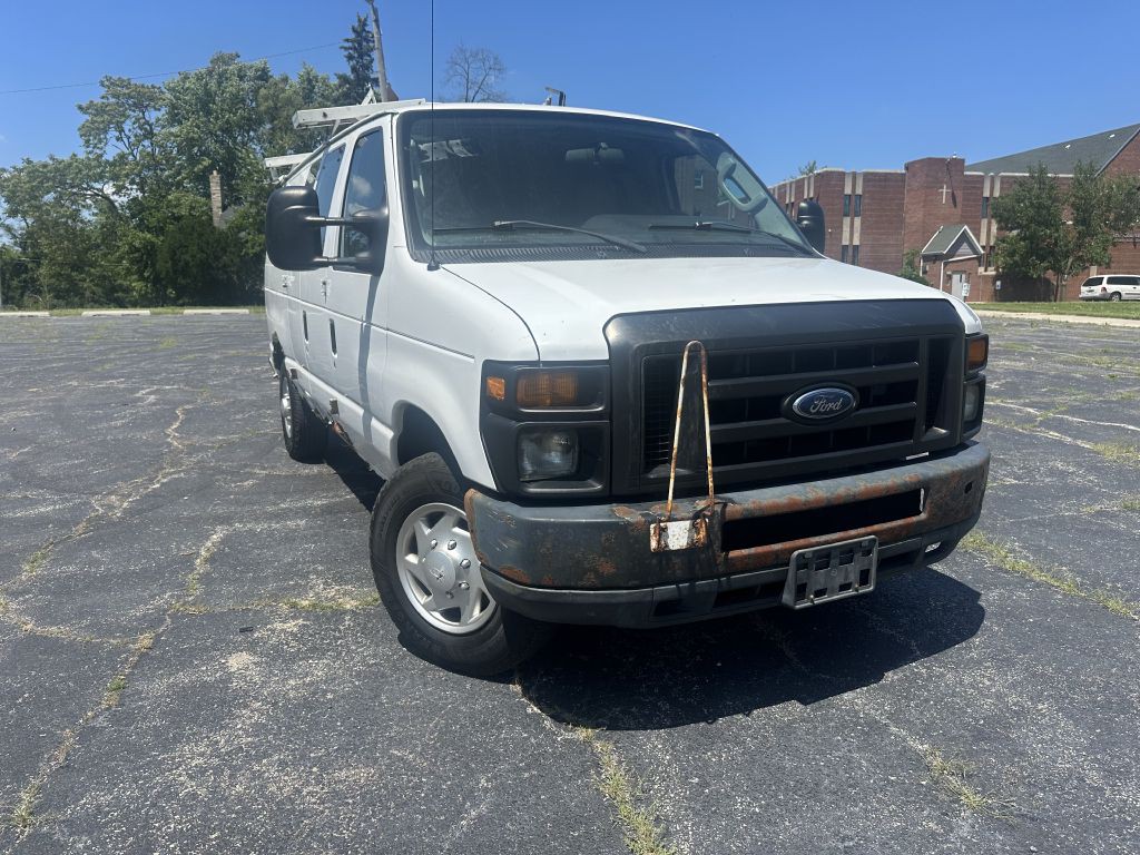 2011 Ford Econoline Image 2