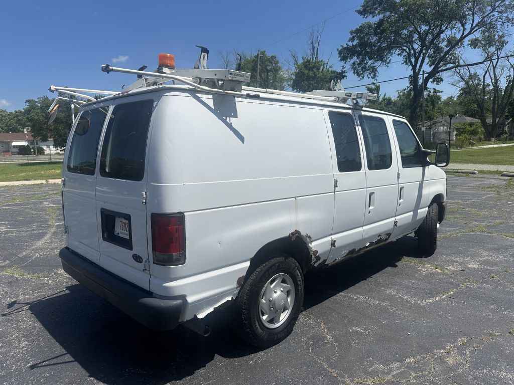 2011 Ford Econoline Image 4