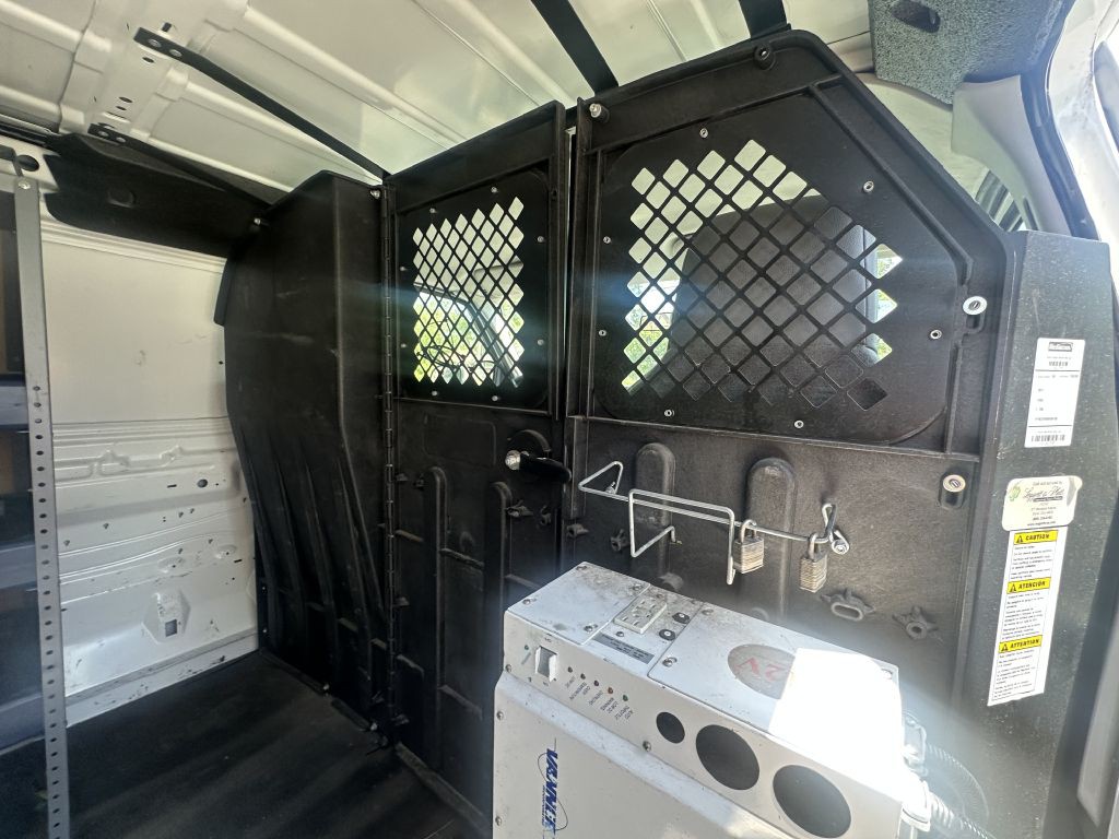 2011 Ford Econoline Image 12