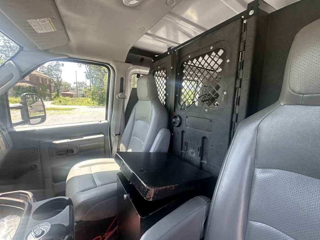 2011 Ford Econoline Image 16