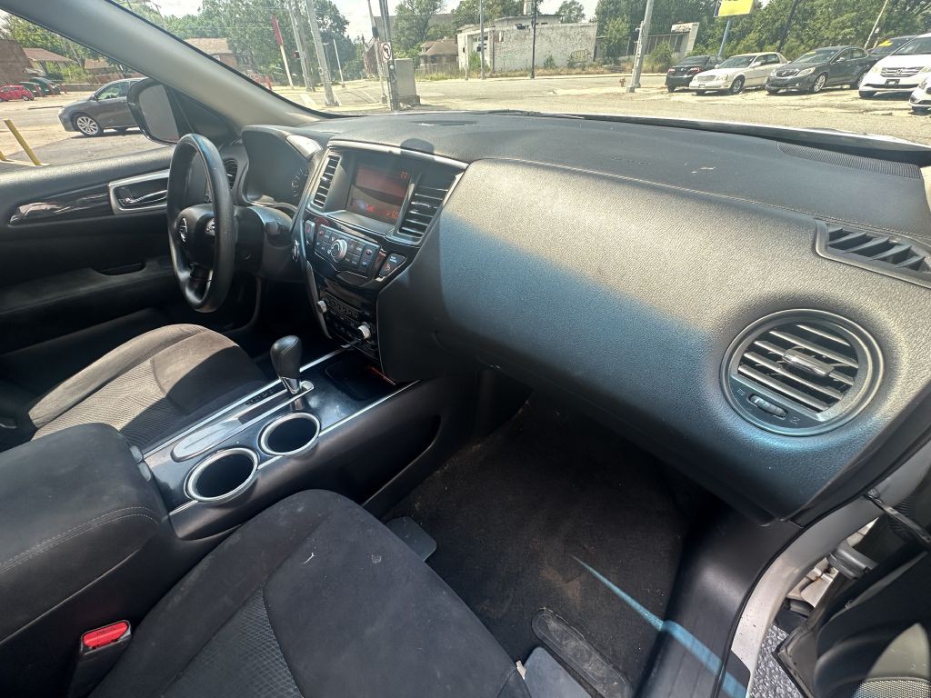 2016 Nissan Pathfinder Image 12