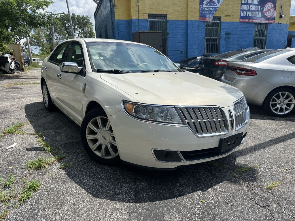 2012 Lincoln MKZ Image 2