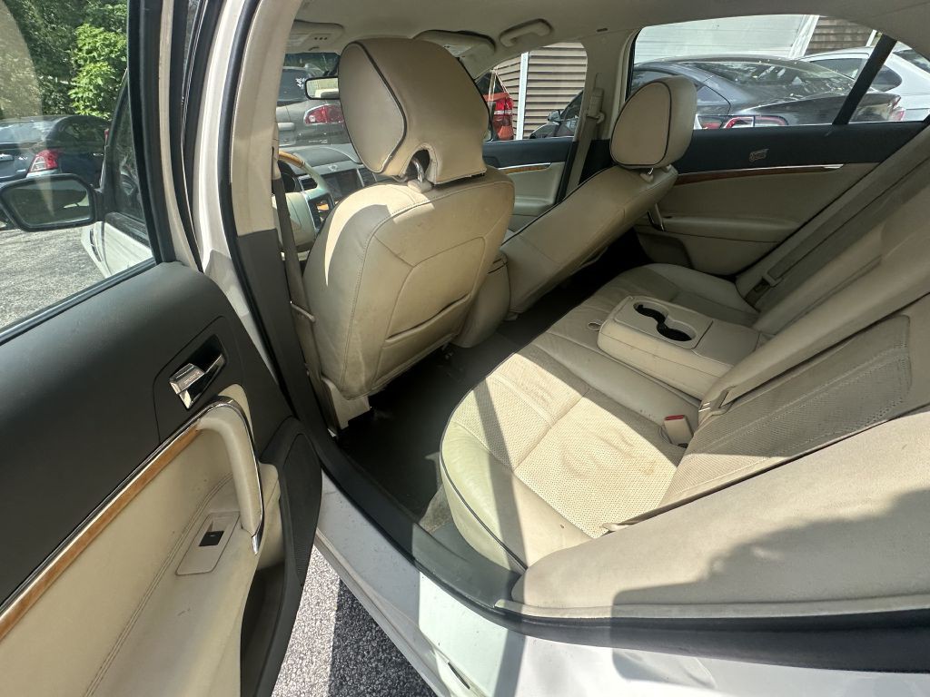 2012 Lincoln MKZ Image 10