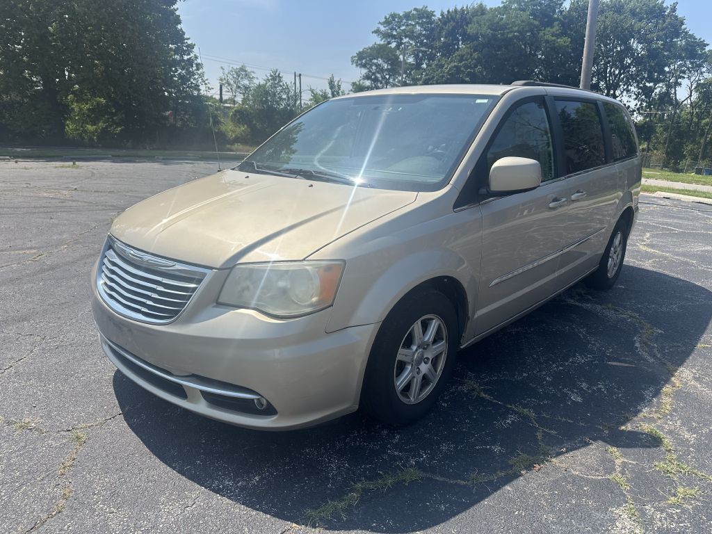 2013 Chrysler Town & Country Image 6