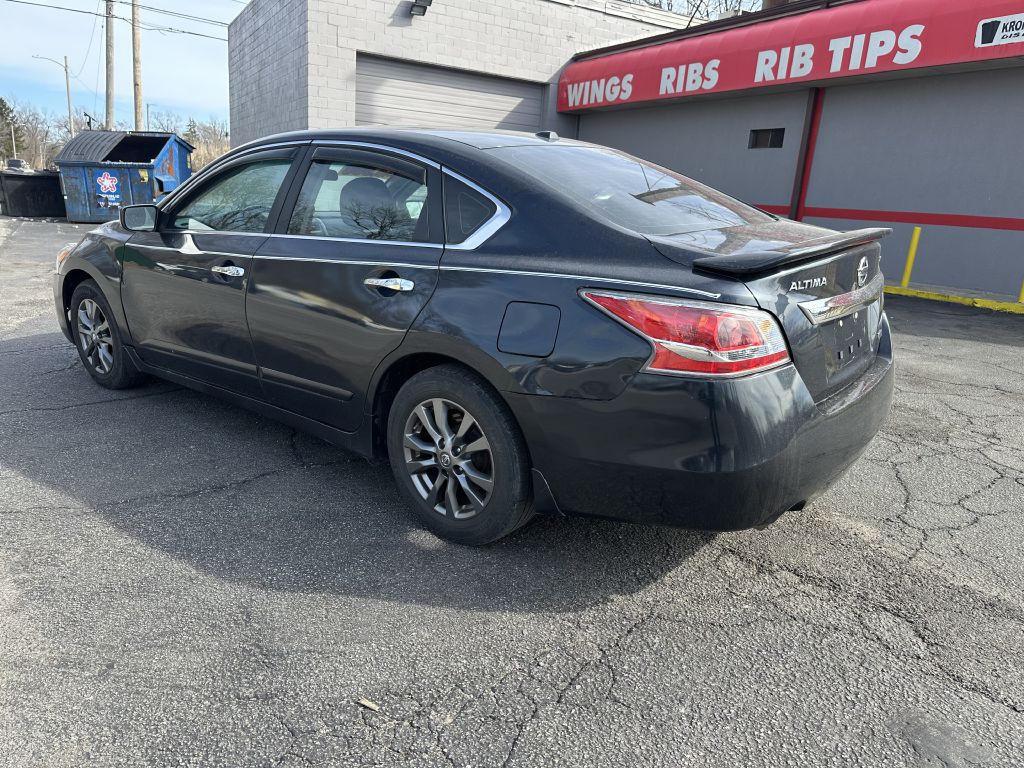 2015 Nissan Altima Image 4