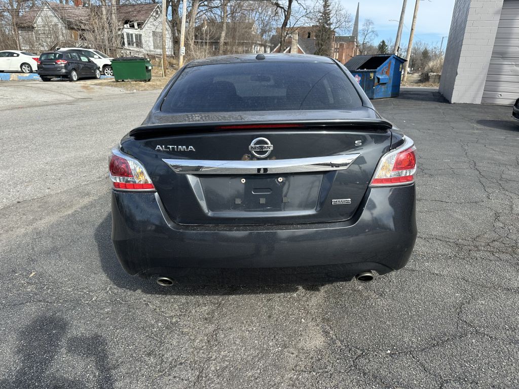 2015 Nissan Altima Image 5