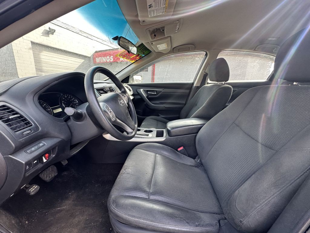 2015 Nissan Altima Image 8